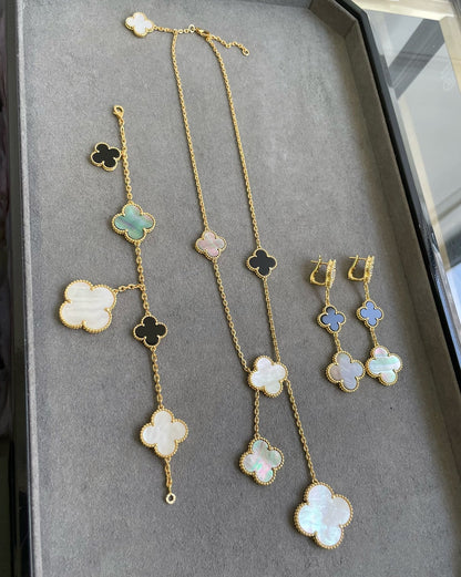 [⭐Seralia]CLOVER 3 MOTIF MOP ONYX DARK MOP PINK GOLD EARRINGS