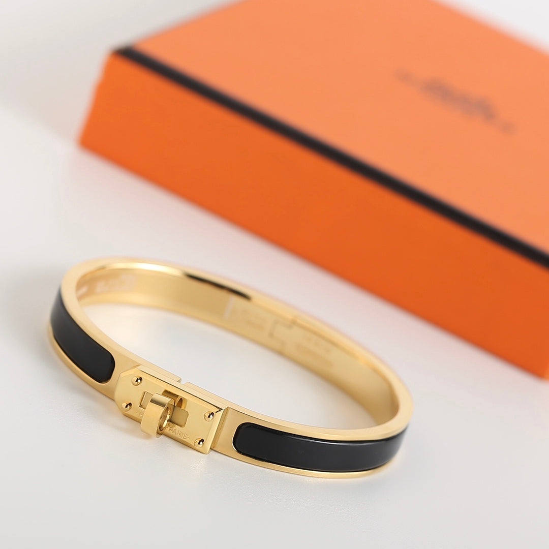 [⭐Seralia]HM KELLY BLACK BRACELET