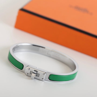 [⭐Seralia]HM KELLY GREEN BRACELET
