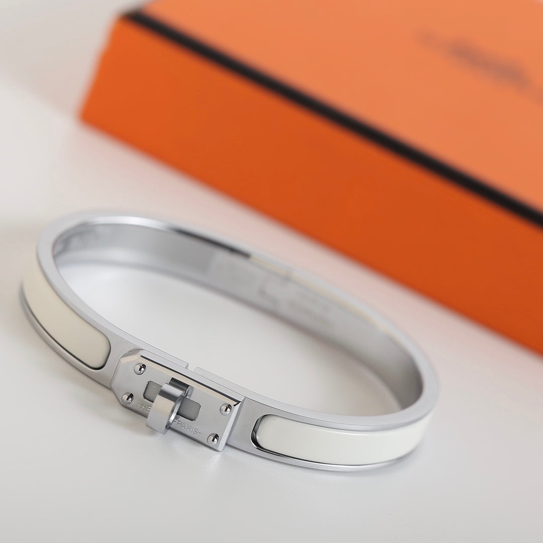 [⭐Seralia]HM KELLY WHITE BRACELET