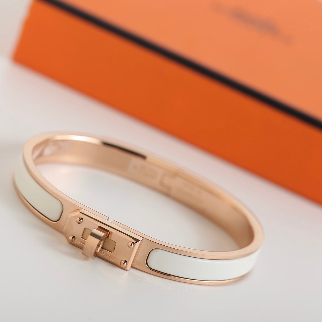 [⭐Seralia]HM KELLY WHITE BRACELET