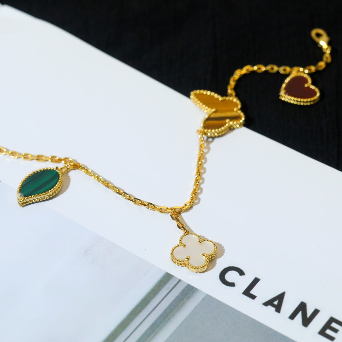 [⭐Seralia]LUCKY SPRING 5 MOTIF GOLD BRACELET