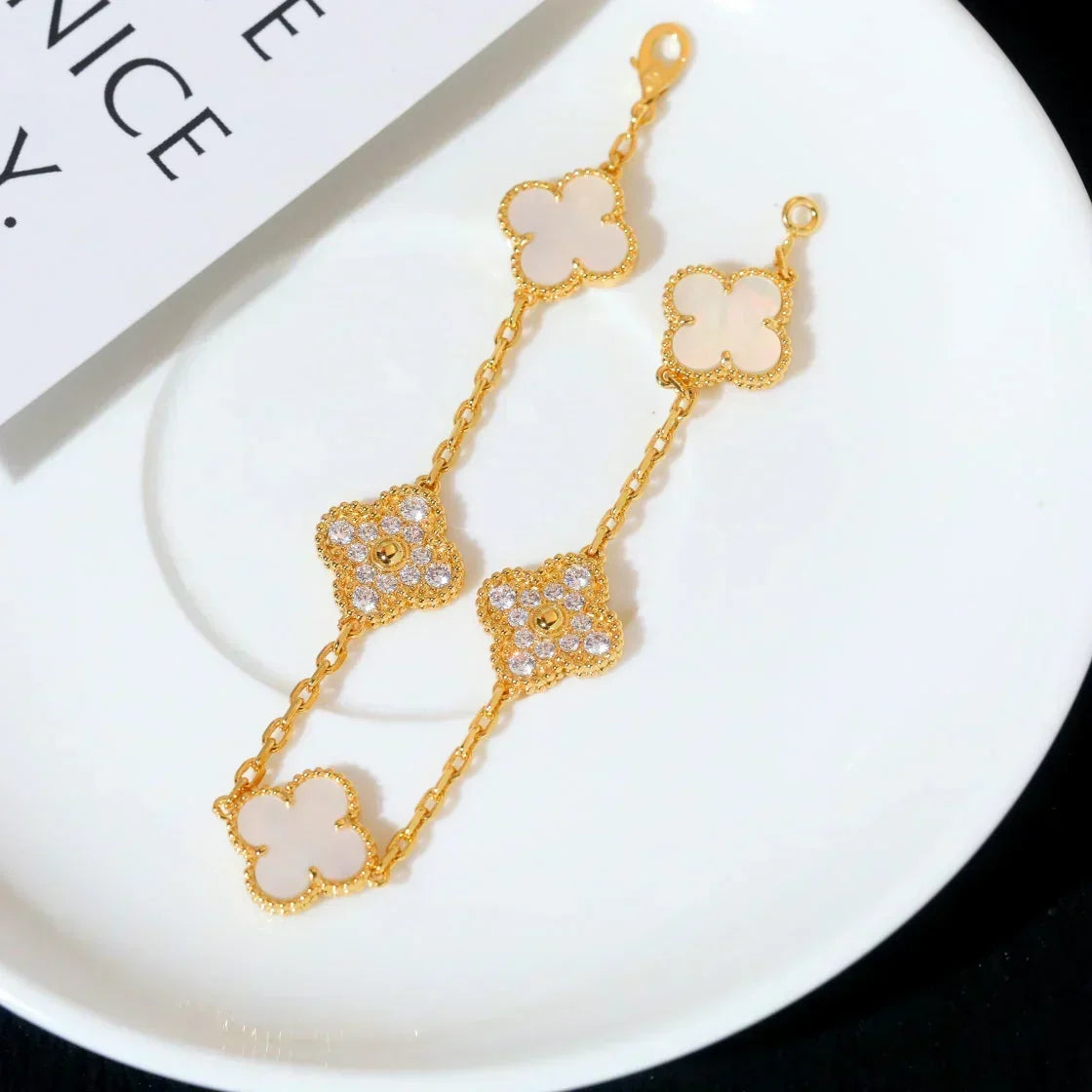 [⭐Seralia]CLOVER WHITE PEARL MOP 5 MOTIF BRACELET COLLECTION