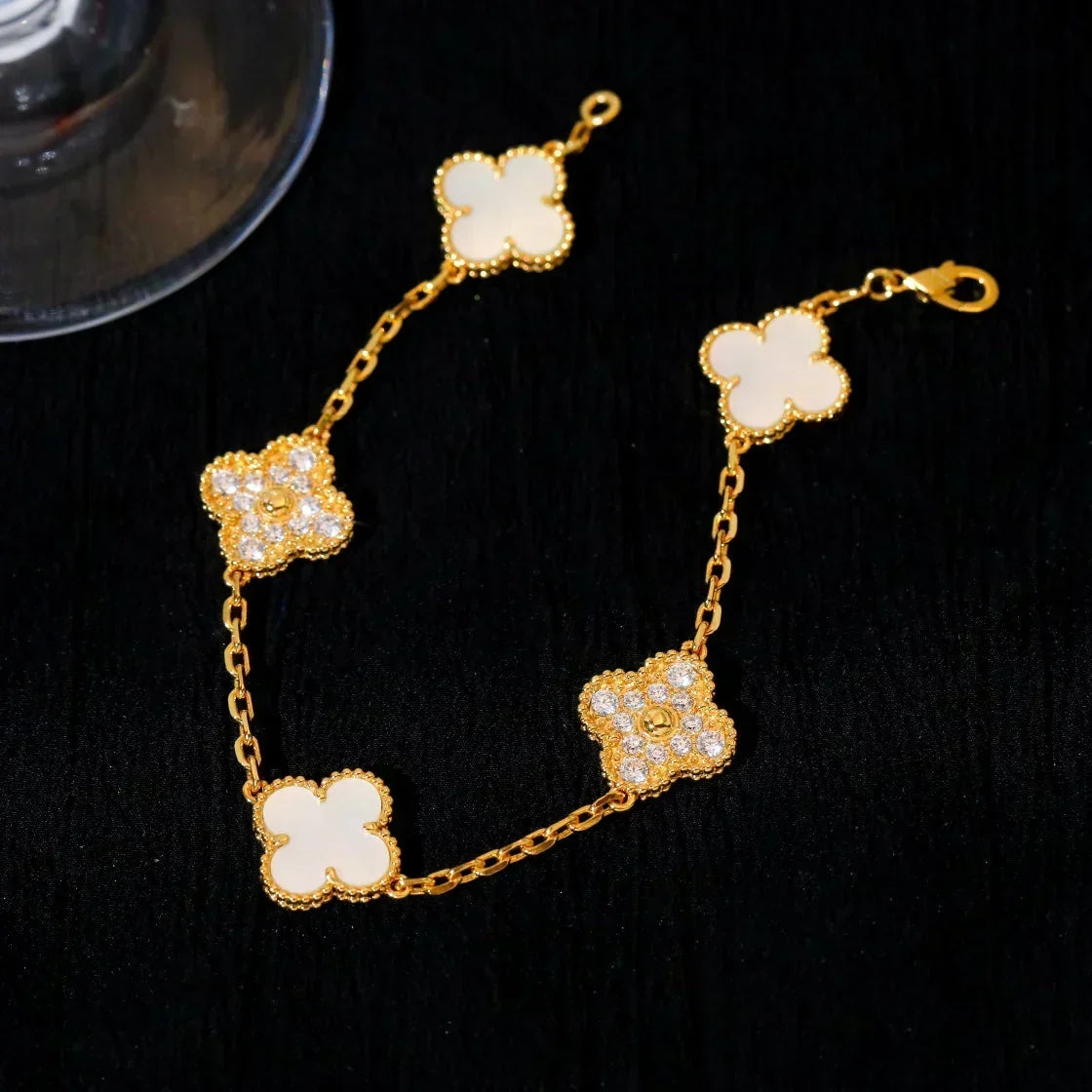 [⭐Seralia]CLOVER WHITE PEARL MOP 5 MOTIF BRACELET COLLECTION