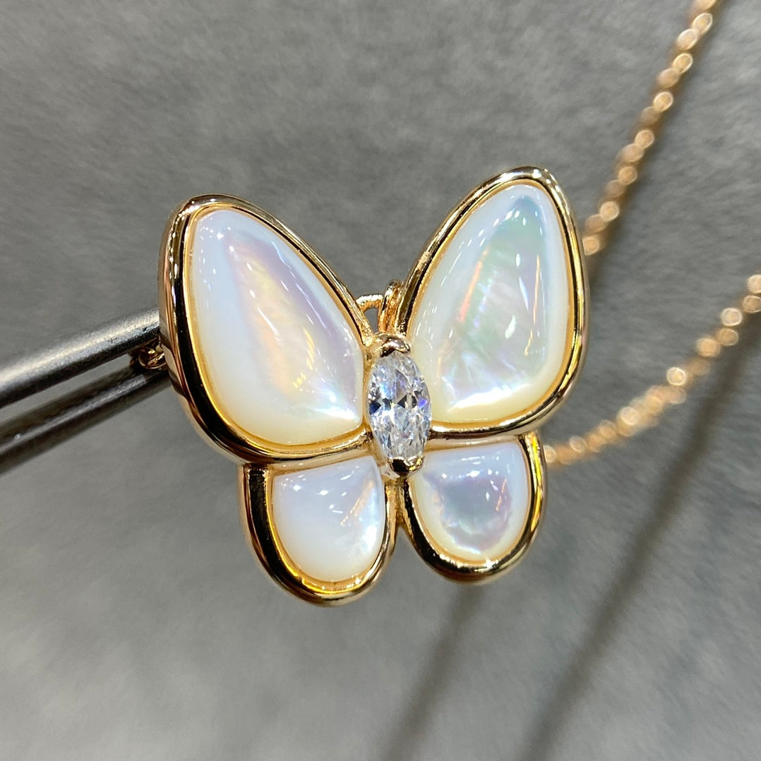 [⭐Seralia]BUTTERFLY MOP DIAMOND NECKLACE