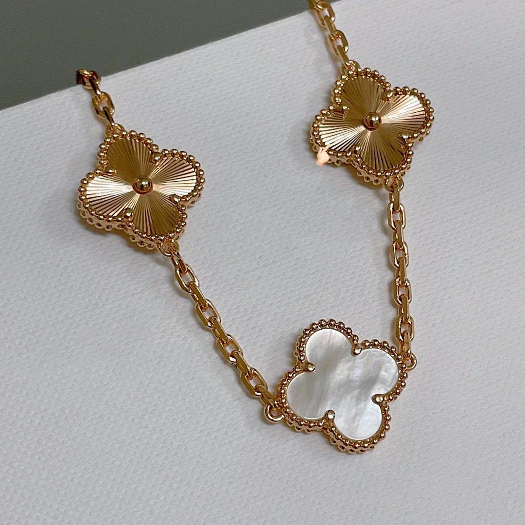 [⭐Seralia]CLOVER WHITE PEARL MOP 5 MOTIF BRACELET COLLECTION