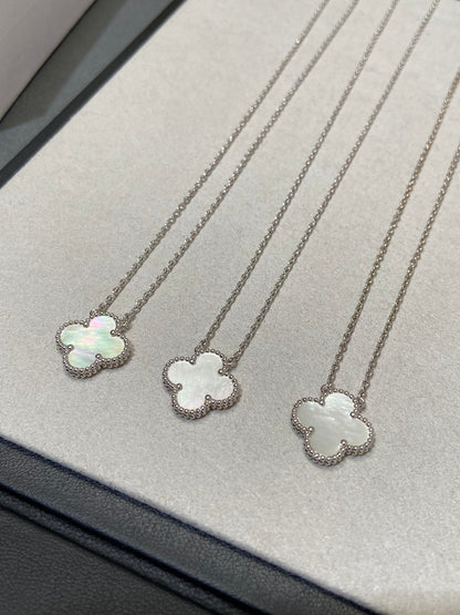 [⭐Seralia]CLOVER MEDIUM SILVER WHITE MOP NECKLACE