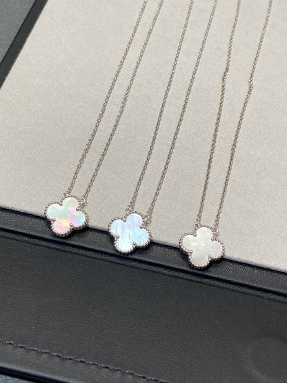 [⭐Seralia]CLOVER MEDIUM SILVER WHITE MOP NECKLACE