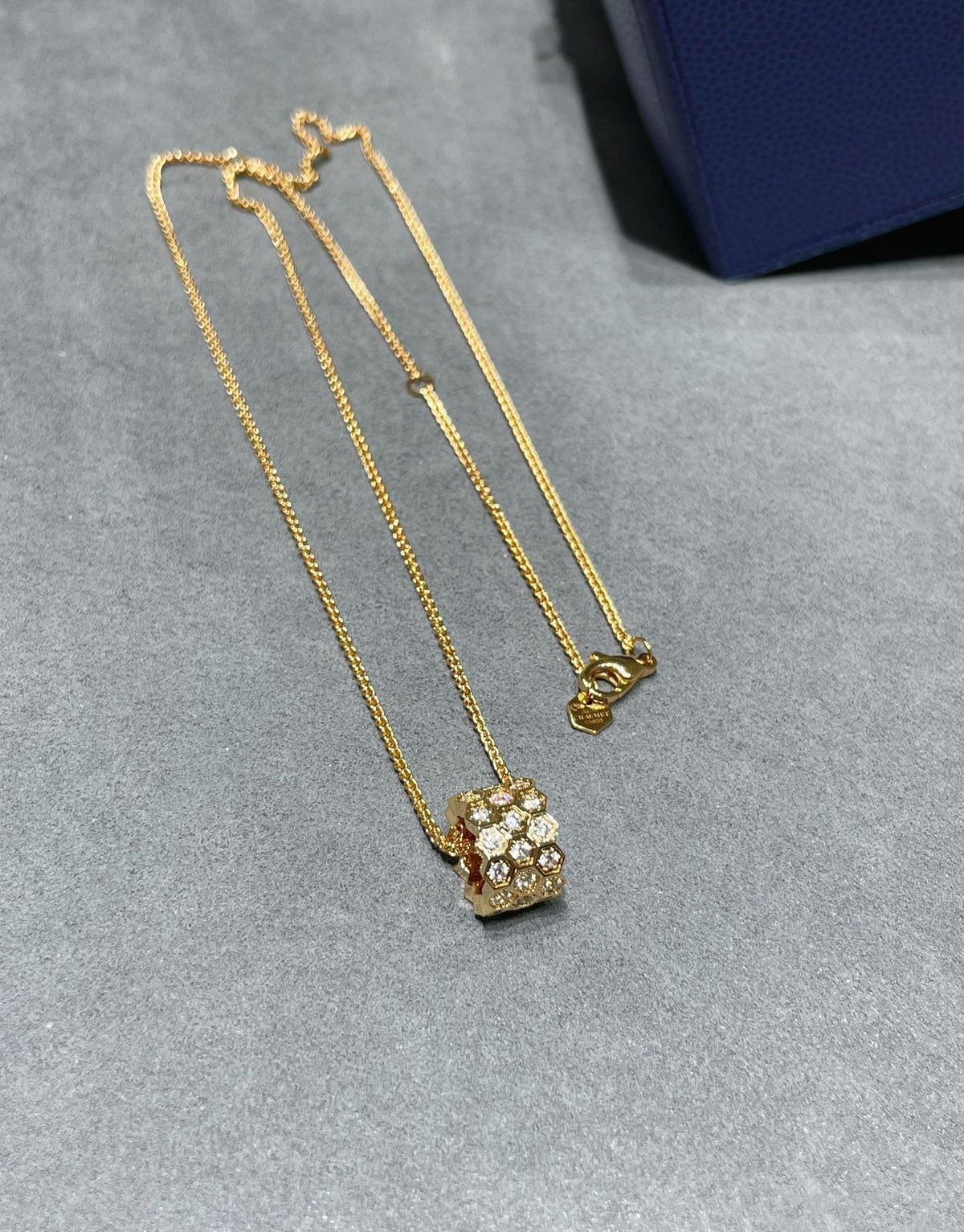 [⭐Seralia]BEE LOVE DIAMOND PAVED 3 ROW NECKLACE