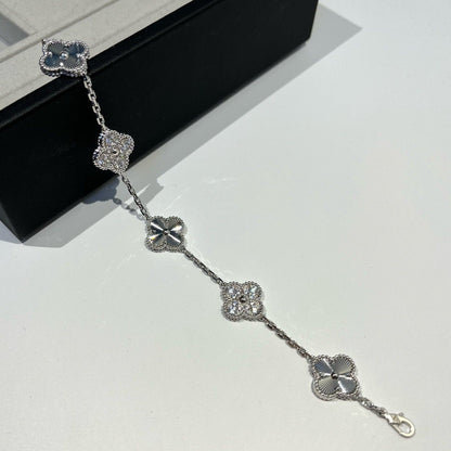 [⭐Seralia] CLOVER 5 MOTIF LASER BRACELET COLLECTION