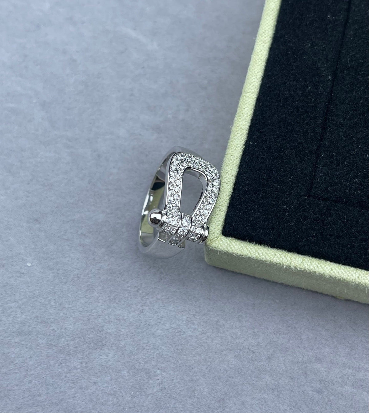 [⭐Seralia]Wide Hoof-Shaped Diamond-Studded Ring