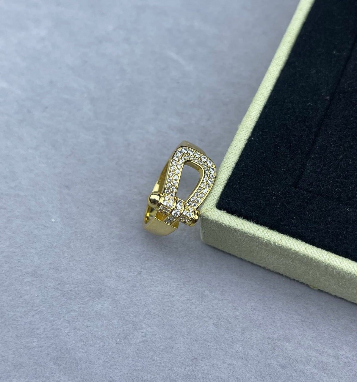[⭐Seralia]Wide Hoof-Shaped Diamond-Studded Ring