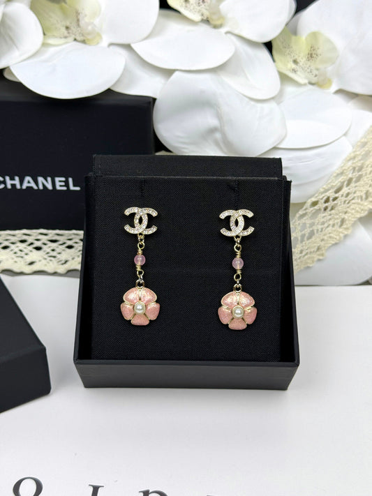 [⭐Seralia]26C Pink Camellia Enamel Pendant with Double C Earrings