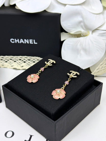 [⭐Seralia]26C Pink Camellia Enamel Pendant with Double C Earrings