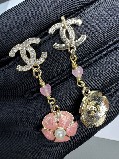 [⭐Seralia]26C Pink Camellia Enamel Pendant with Double C Earrings