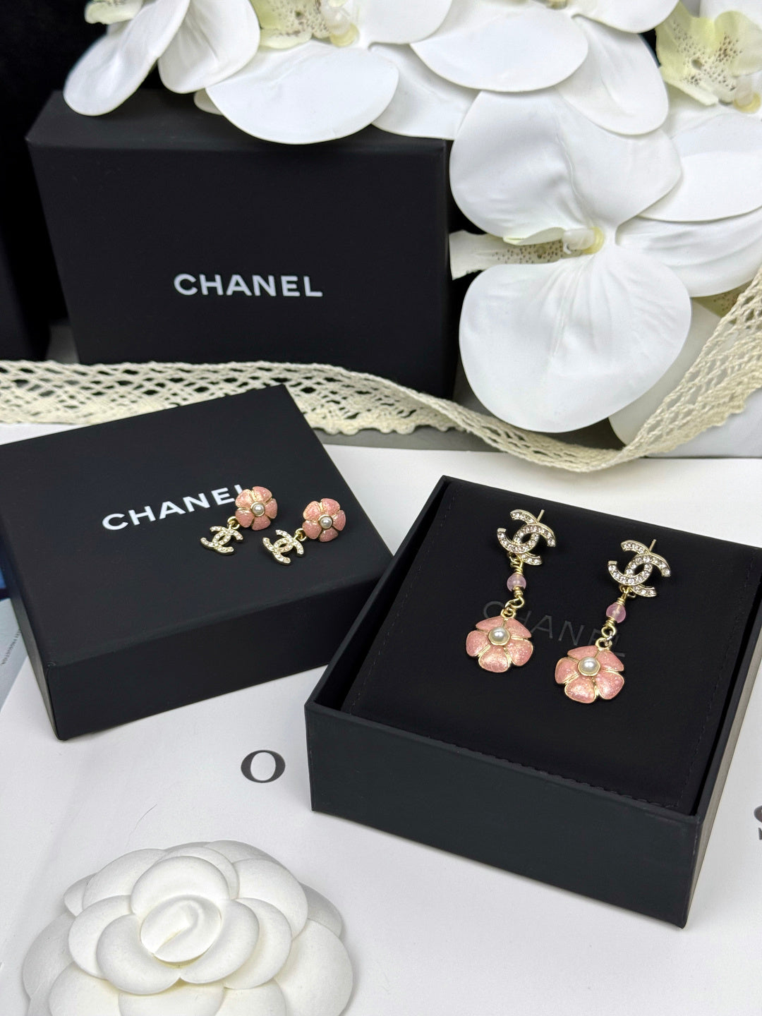 [⭐Seralia]26C Pink Camellia Enamel Pendant with Double C Earrings