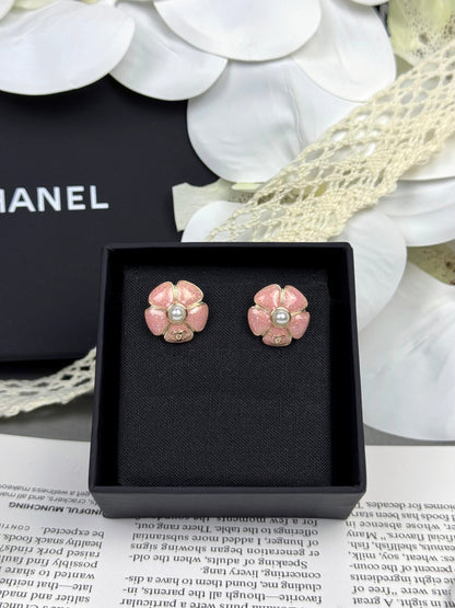[⭐Seralia]26C Pink Camellia Pearl Enamel Stud Earrings