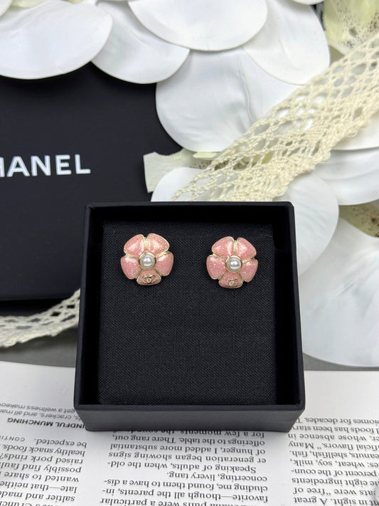 [⭐Seralia]26C Pink Camellia Pearl Enamel Stud Earrings
