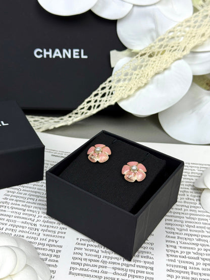[⭐Seralia]26C Pink Camellia Pearl Enamel Stud Earrings