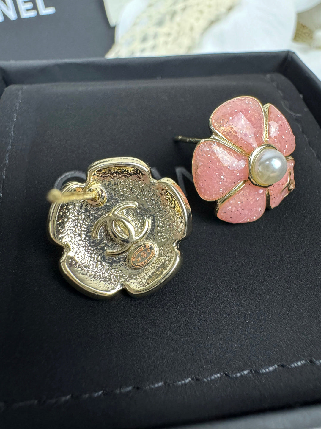 [⭐Seralia]26C Pink Camellia Pearl Enamel Stud Earrings