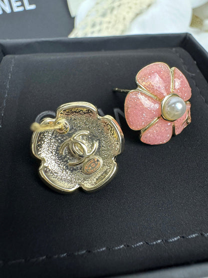 [⭐Seralia]26C Pink Camellia Pearl Enamel Stud Earrings