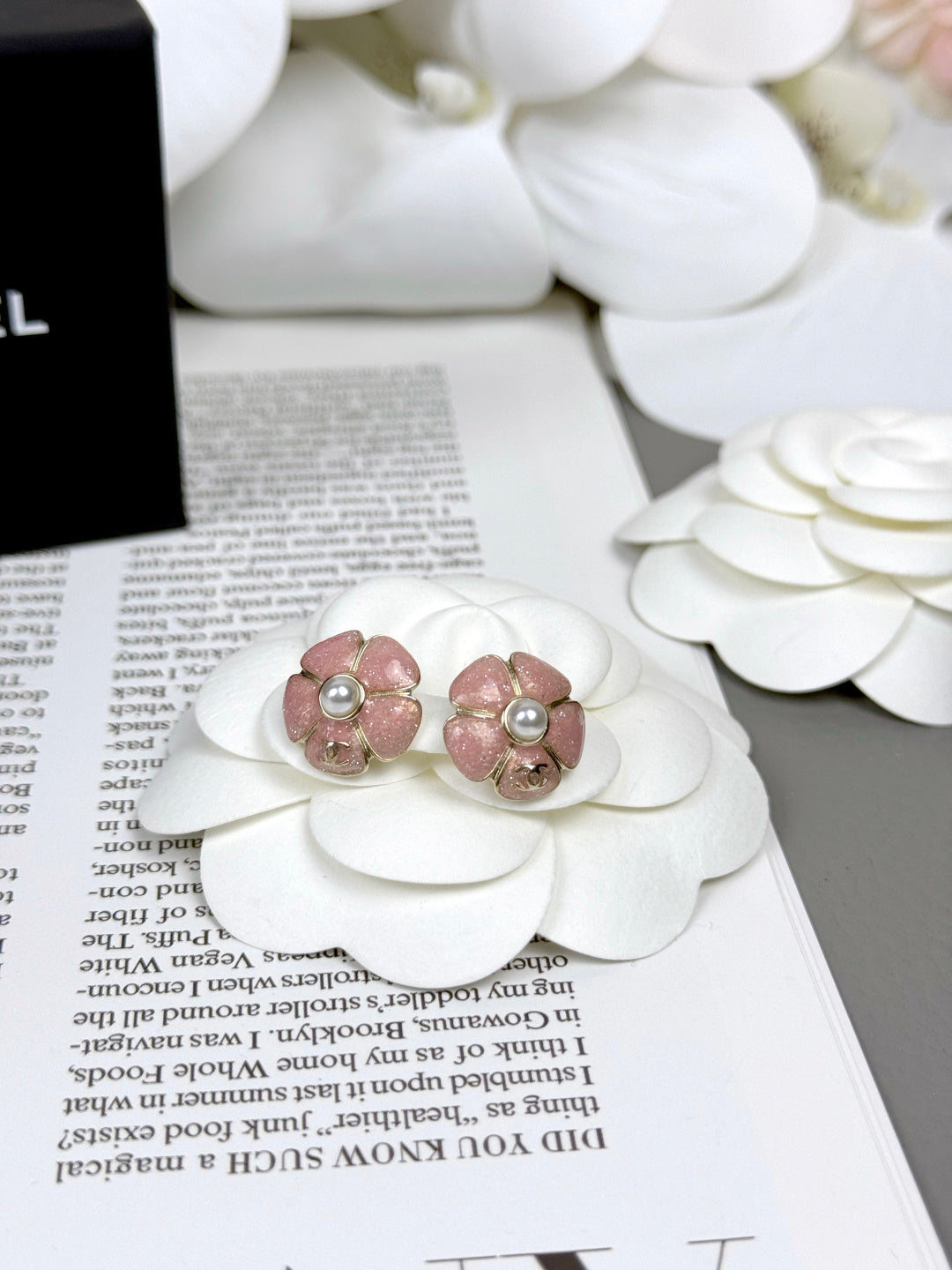 [⭐Seralia]26C Pink Camellia Pearl Enamel Stud Earrings