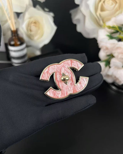 [⭐Seralia]Pink Resin Classic Brooch 5cm