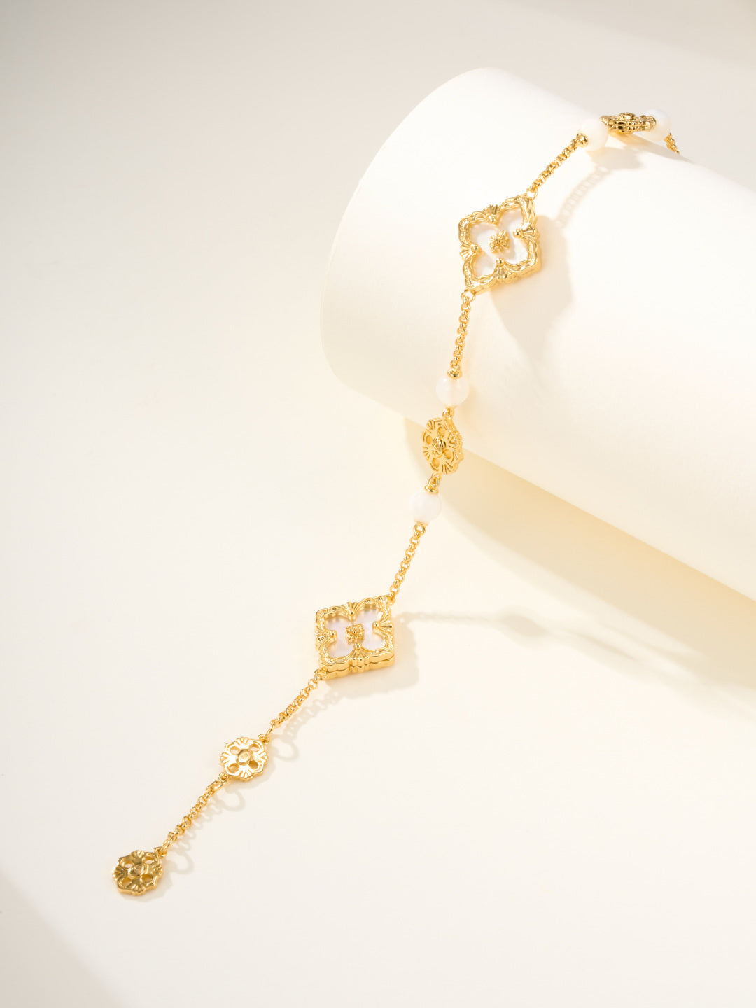 [⭐Seralia]B.C.L ENAMELED Three-Flower Bracelet（Trumpet)