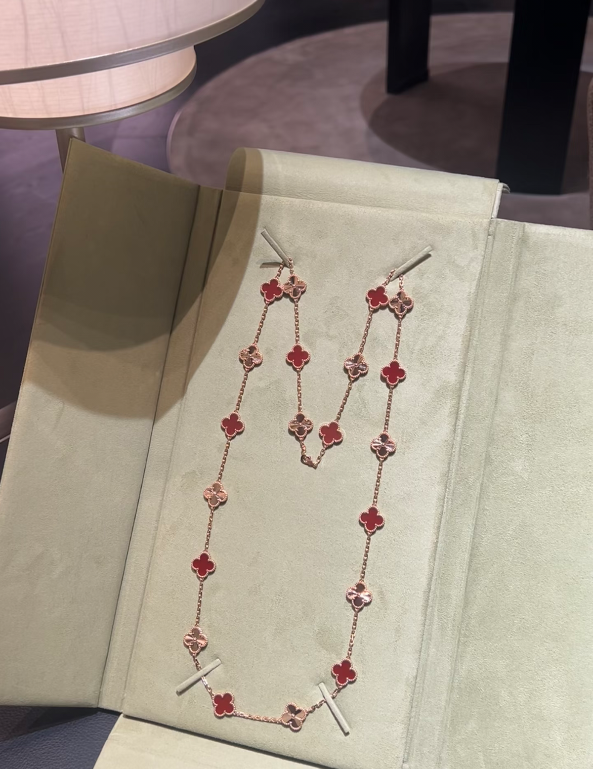 [⭐Seralia]CLOVER 20 MOTIFS LASER CARNELIAN NECKLACE
