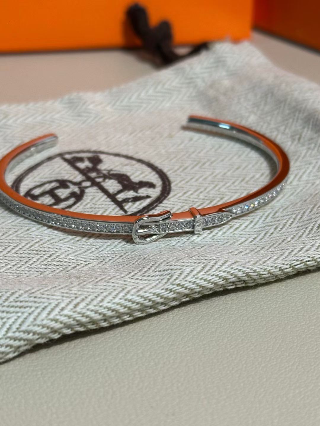 [⭐Seralia]DIAMOND-ENCRUSTED BRACELET THREE COLORS