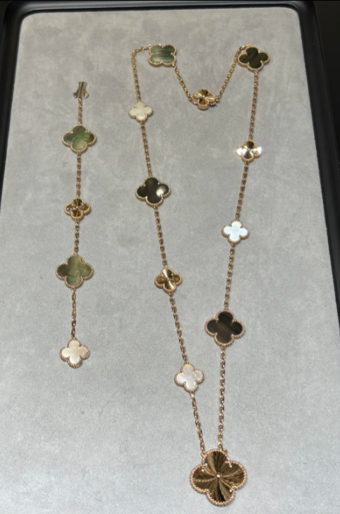 [⭐Seralia]DETACHABLE CLOVER 15(11+4) FLOWER SILVER NECKLACE SET