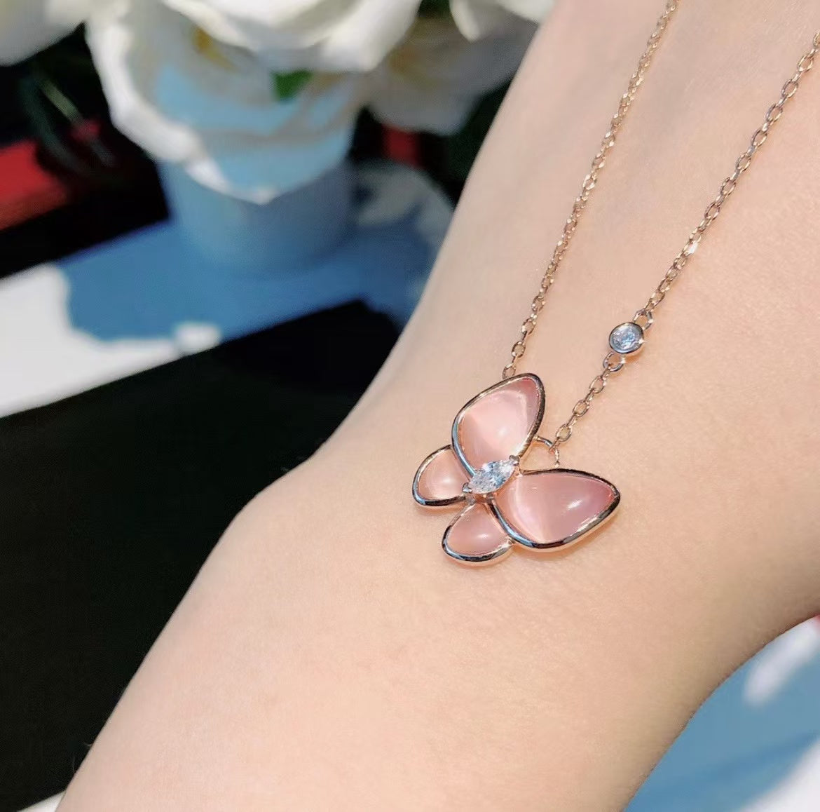 [⭐Seralia]BUTTERFLY PINK MOTHER-OF-PEARL DIAMOND NECKLACE
