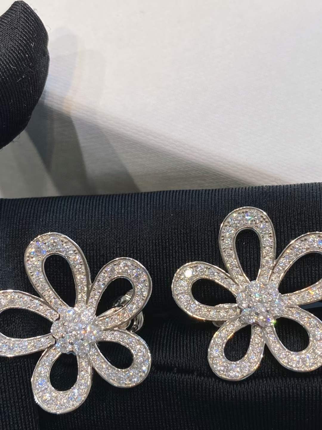 [⭐Seralia]FLOWERLACE EARRINGS FULL DIAMONDS