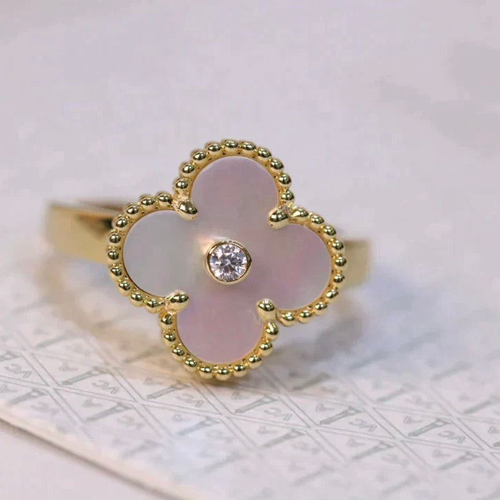 [⭐Seralia]CLOVER PINK MOP RING GOLD DIAMOND