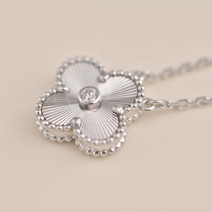 [⭐Seralia]CLOVER  15MM DIAMOND LASER NECKLACE SILVER