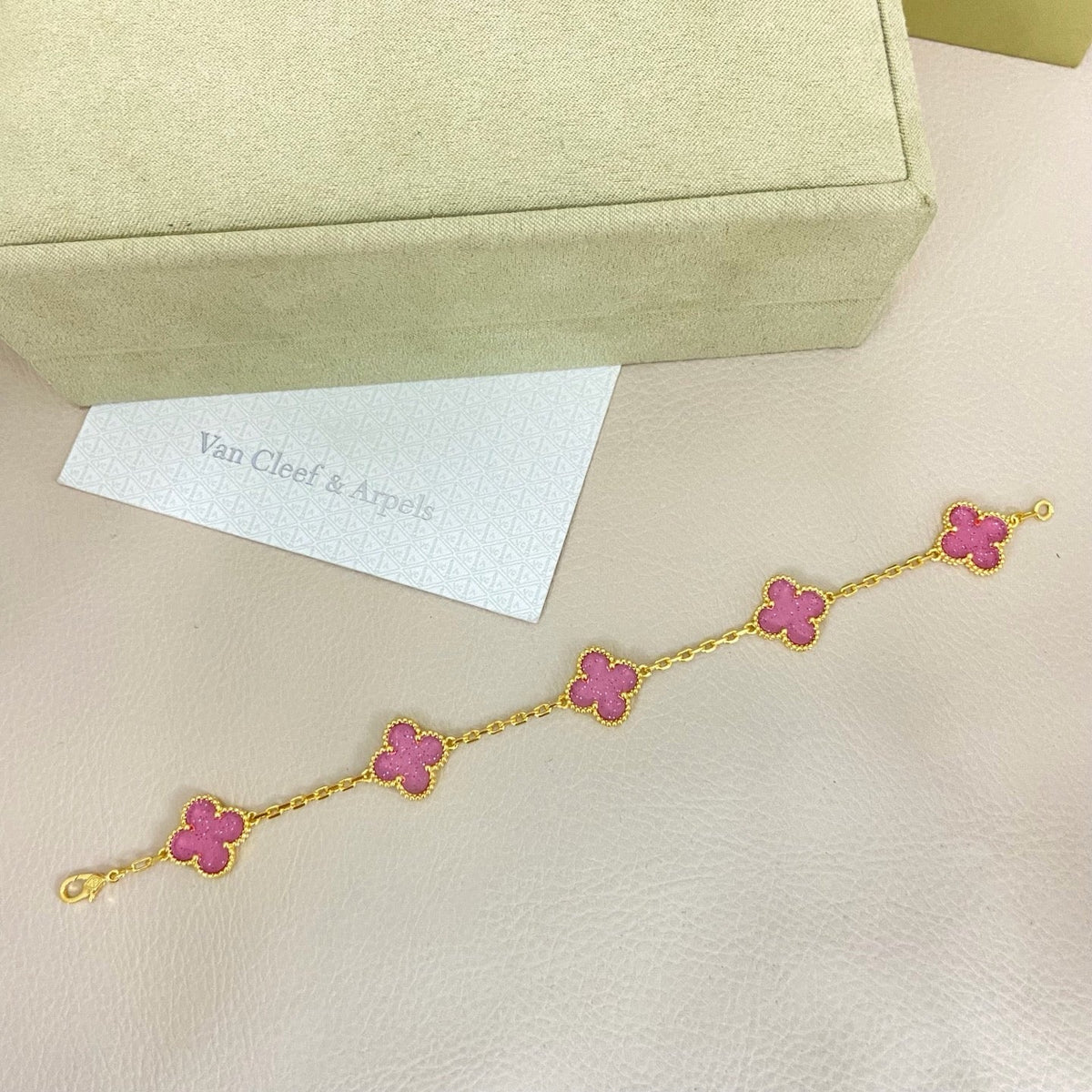 [⭐Seralia]NEW BUBBLE PINK ENAMEL 5-FLOWER BRACELET