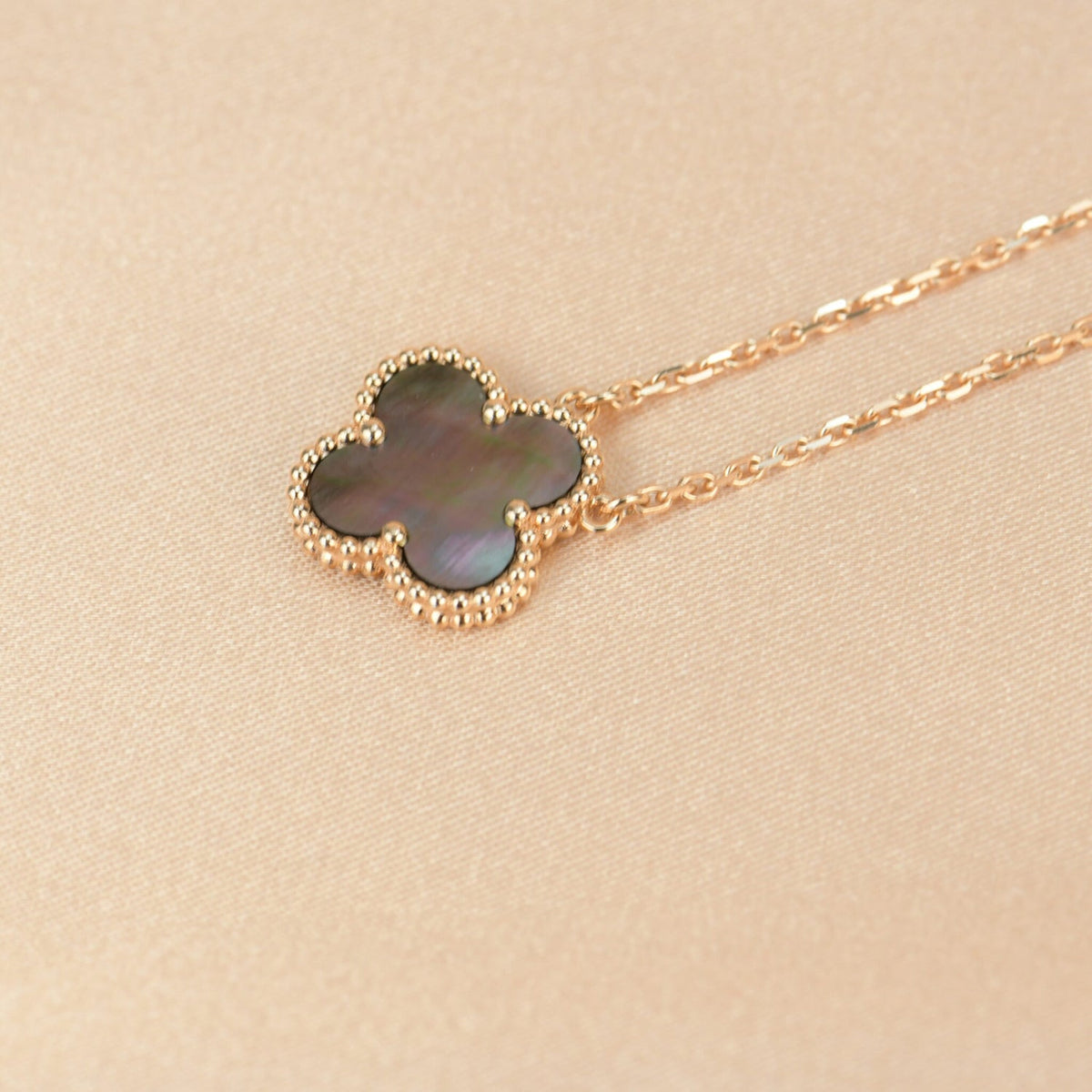 [⭐Seralia]CLOVER 15MM  GRAY MOTHER OF PEARL NECKLACE