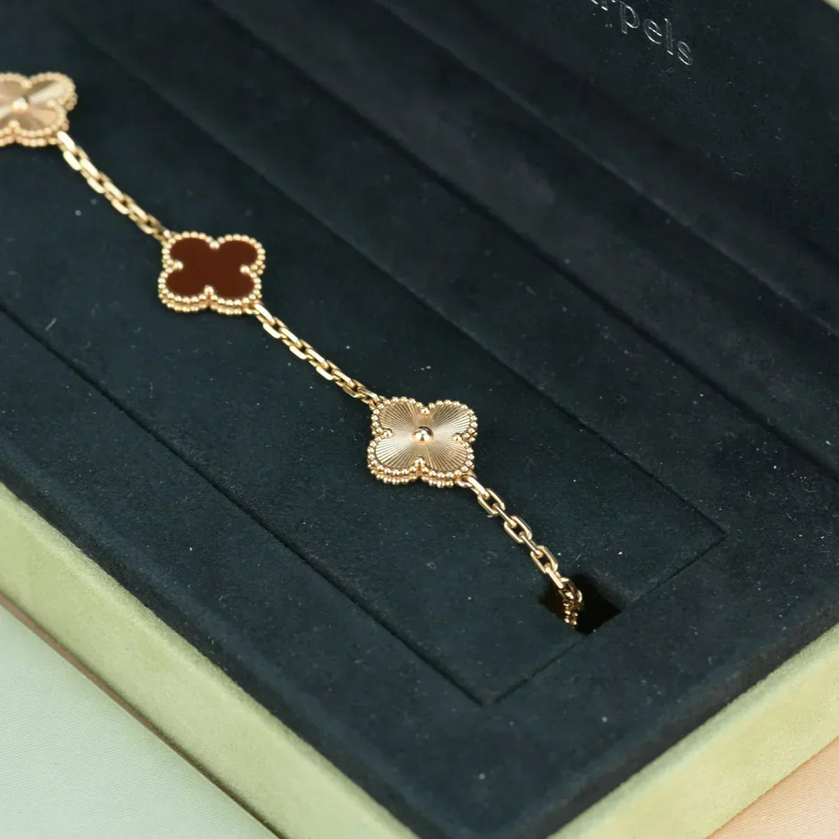 [⭐Seralia] CLOVER 5 MOTIF RED CORNELIAN BRACELET COLLECTION