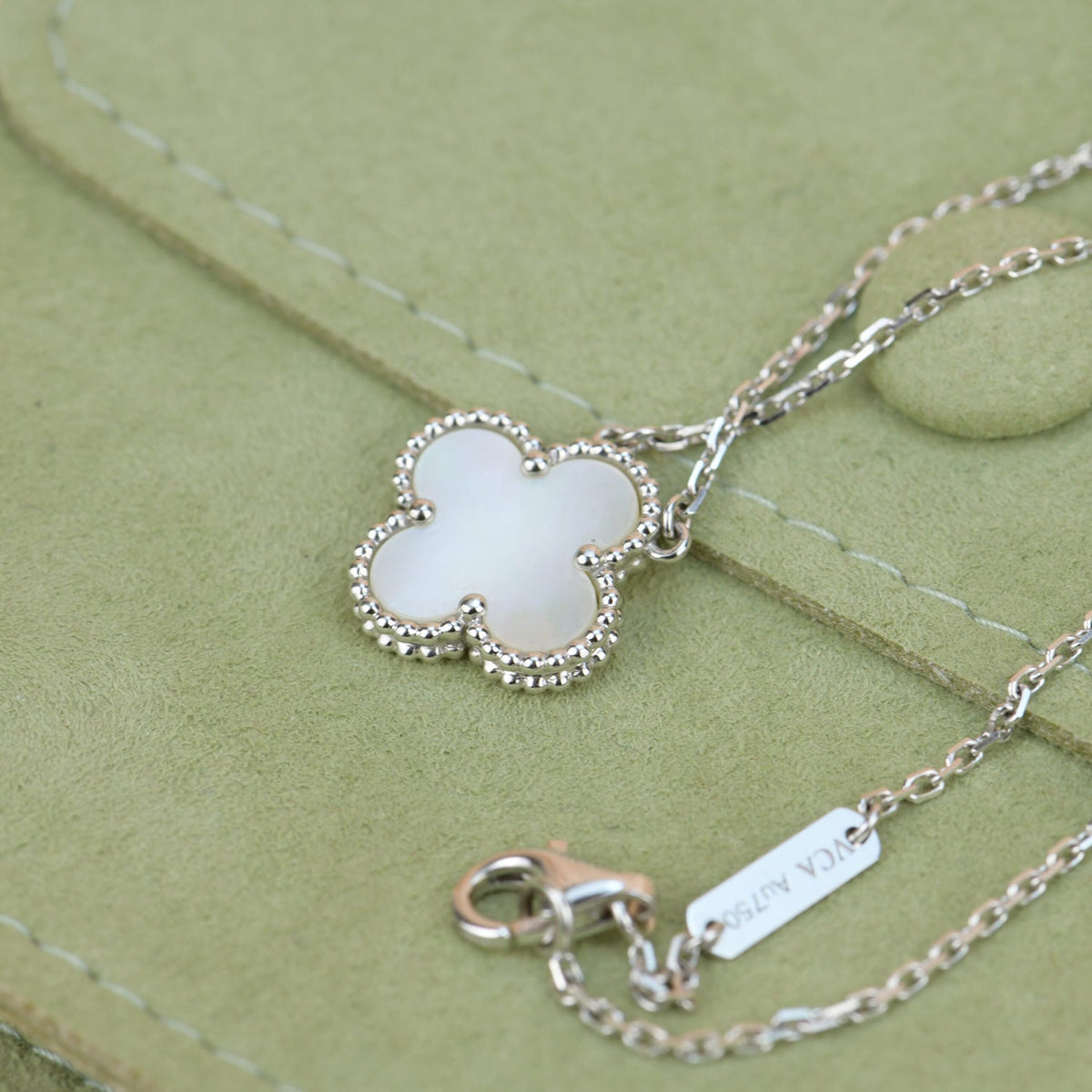 [⭐Seralia]CLOVER  15MM WHITE MOTHER-OF-PEARL SILVER