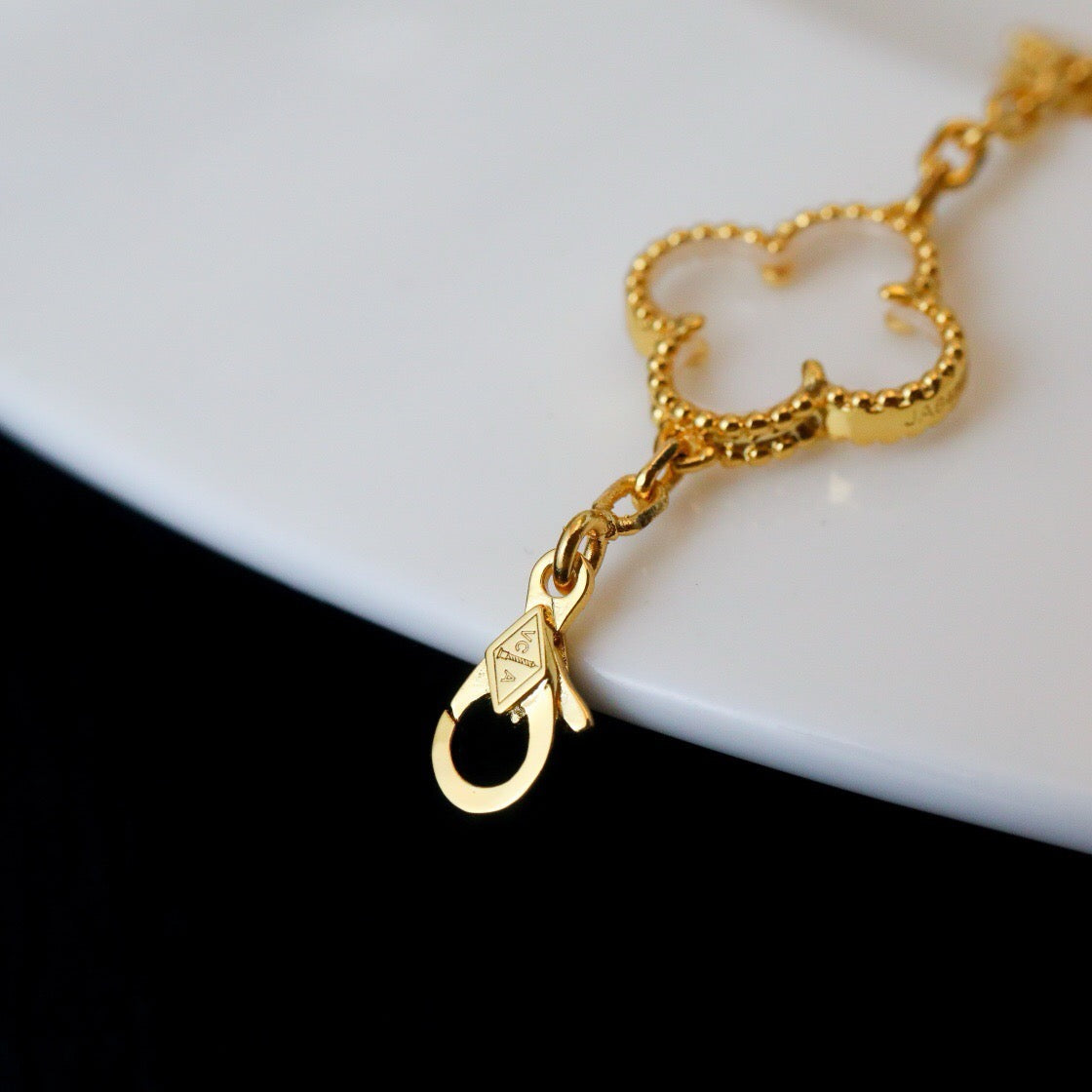 [⭐Seralia]CLOVER 5 MOTIF ROCK CRYSTAL BRACELET