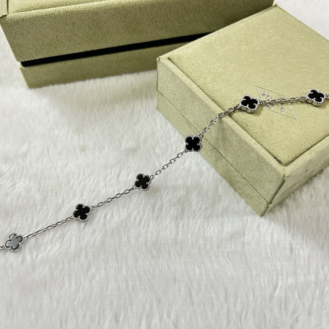 [⭐Seralia]CLOVER 6 MOTIF  ONYXS BRACELET