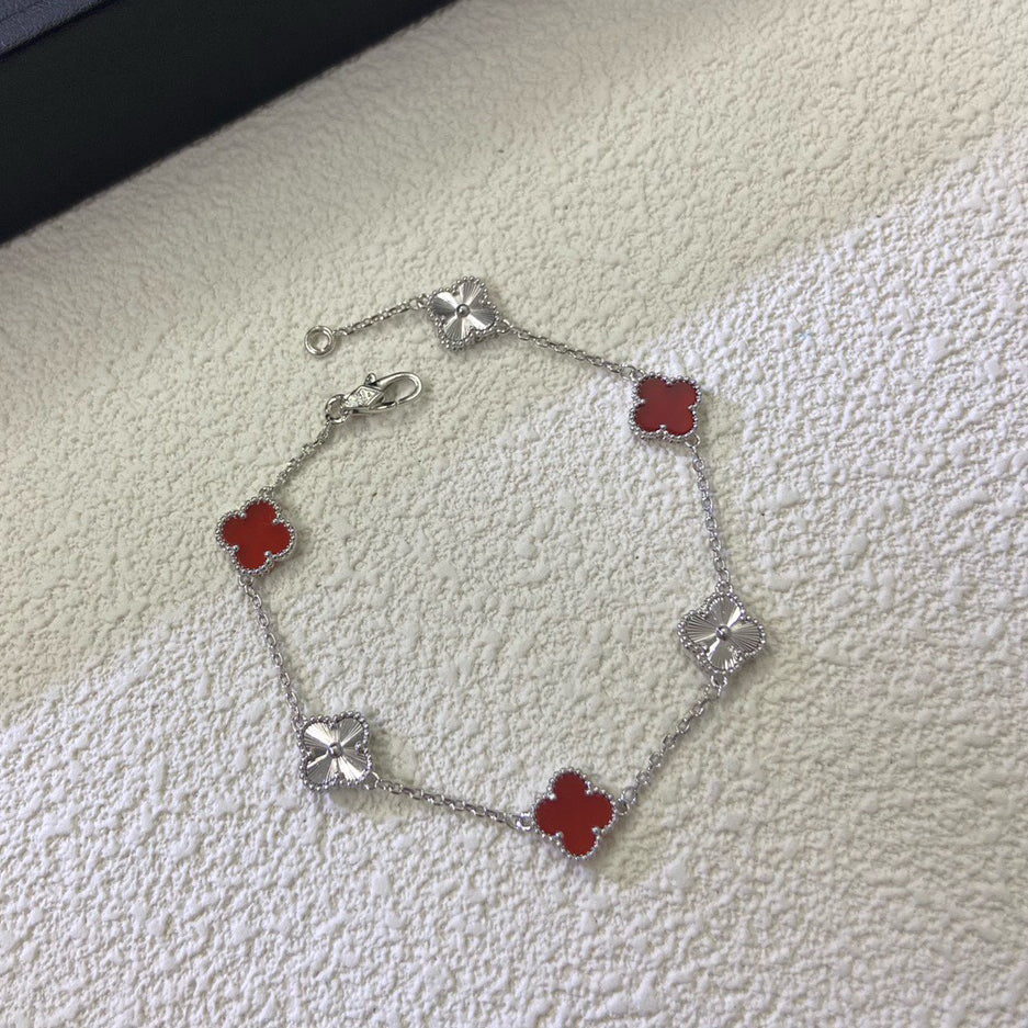 [⭐Seralia]CLOVER 6 MOTIF RED AGATE LASER BRACELET