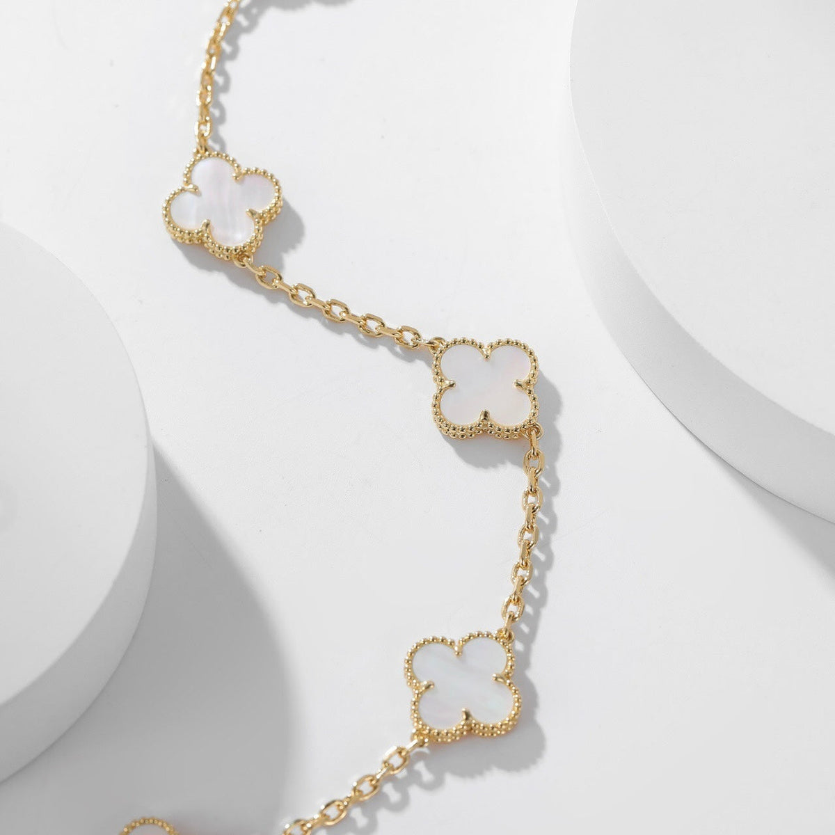 [⭐Seralia]CLOVER 10 MOTIFS WHITE MOTHER OF PEARL NECKLACE