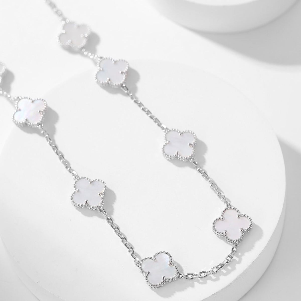 [⭐Seralia]CLOVER 10 MOTIFS WHITE MOTHER OF PEARL NECKLACE