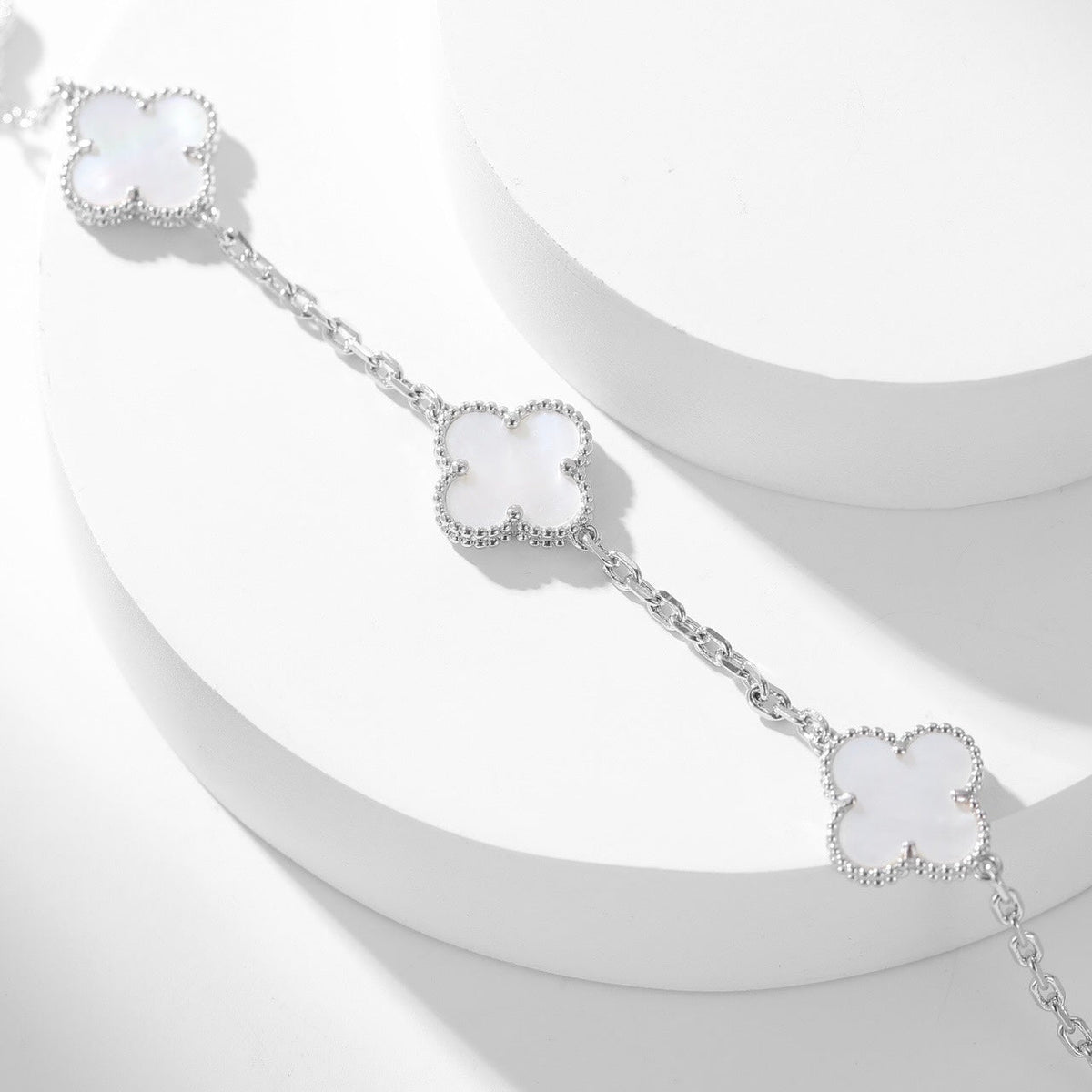 [⭐Seralia]CLOVER 10 MOTIFS WHITE MOTHER OF PEARL NECKLACE