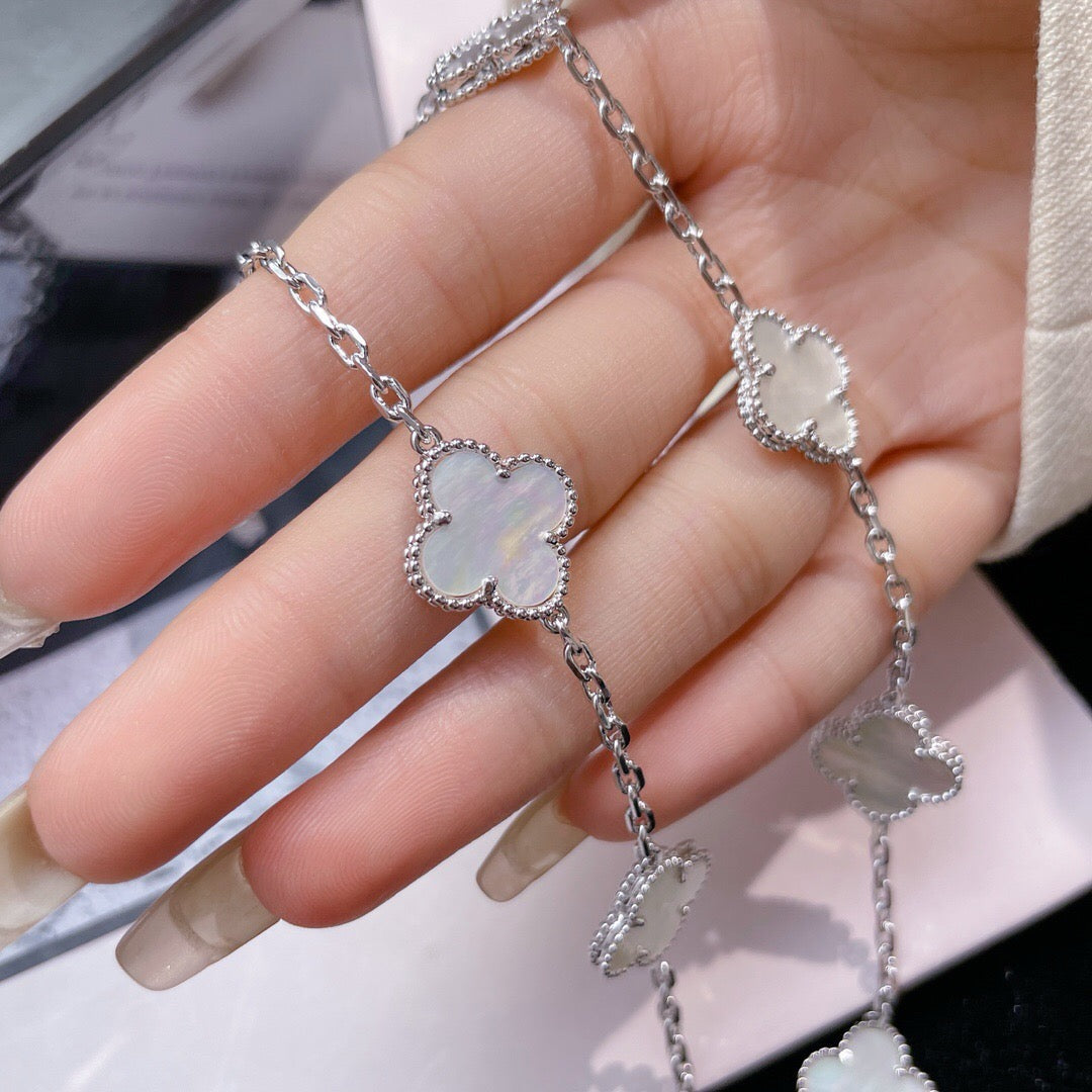 [⭐Seralia]CLOVER 10 MOTIFS WHITE MOTHER OF PEARL NECKLACE