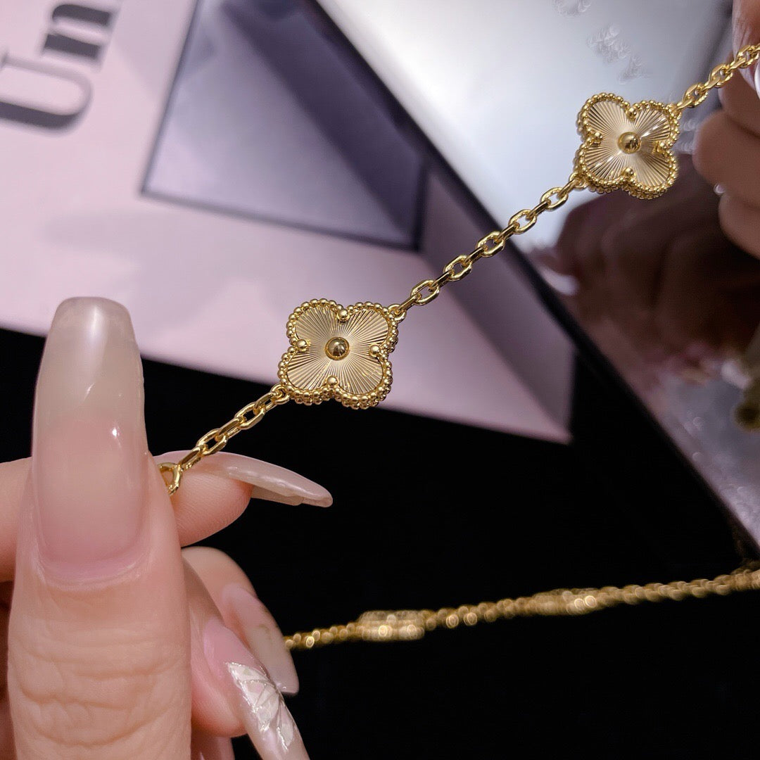 [⭐Seralia]CLOVER 10 MOTIFS LASER NECKLACE