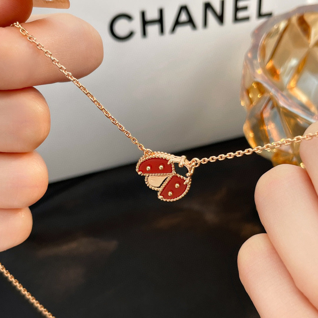 [⭐Seralia]LUCKY  CARNELIANS LADYBUG NECKLACE