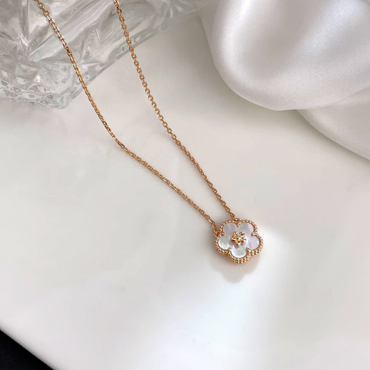 [⭐Seralia]LUCKY  WHITE MOP  PLUM BLOSSOM NECKLACE