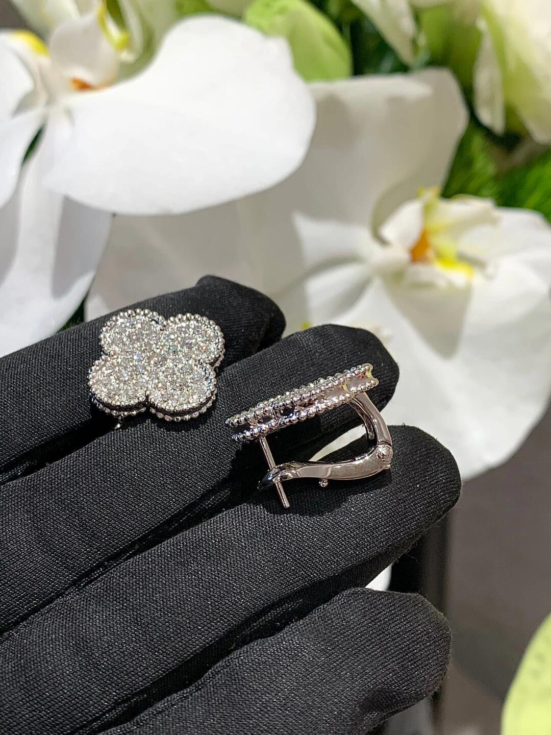[⭐Seralia]CLOVER 20MM MOTIFS DIAMOND STUD EARRINGS SILVER